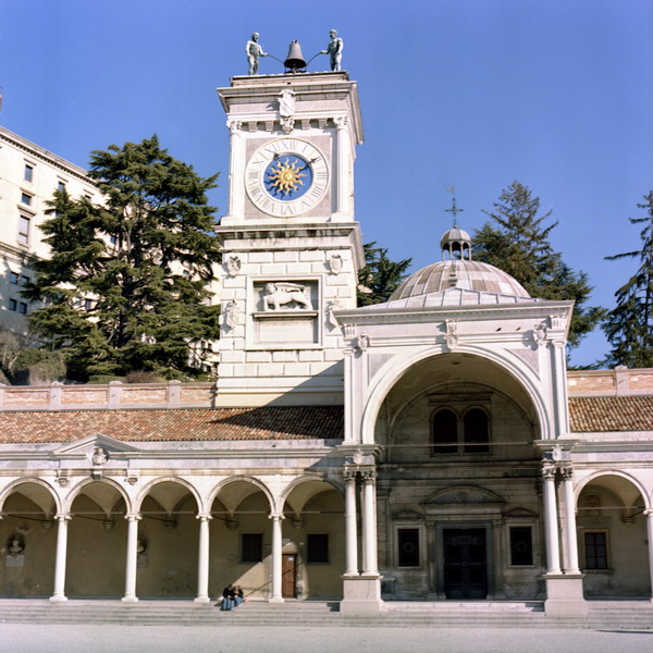 udine, piazza del lionello